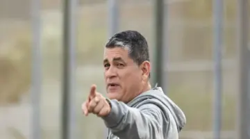 أوسكار رويز: ضيق الوقت منع قمة الأهلي والزمالك من الحكام الأجانب في 2025